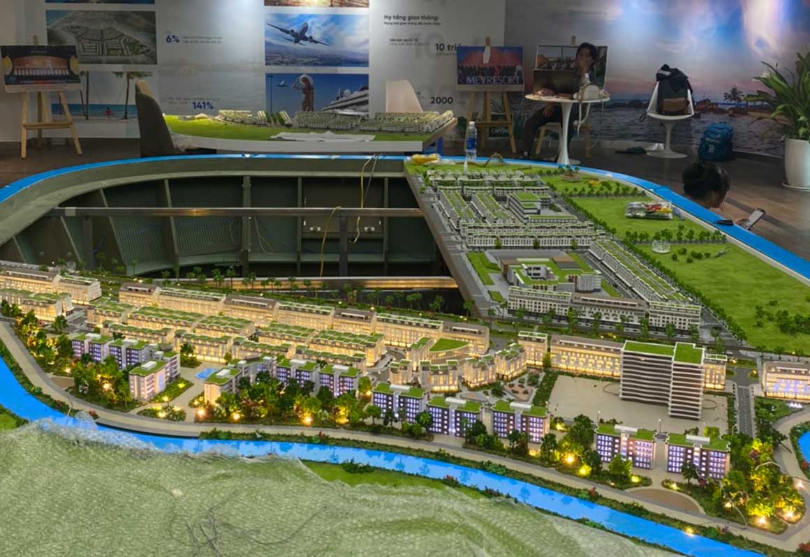 Sa-bàn-Meyhomes-Capital-Crystal-City